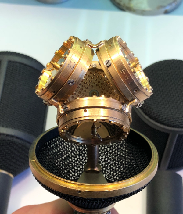 Nevaton-VR-2-600x702